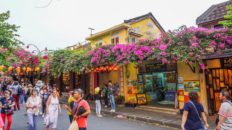 Walking tour to explore Hoi An Ancient Town (2)